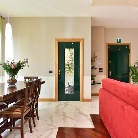 Elegant & Cozy Apartment In The Heart Of Рим Екстер'єр фото