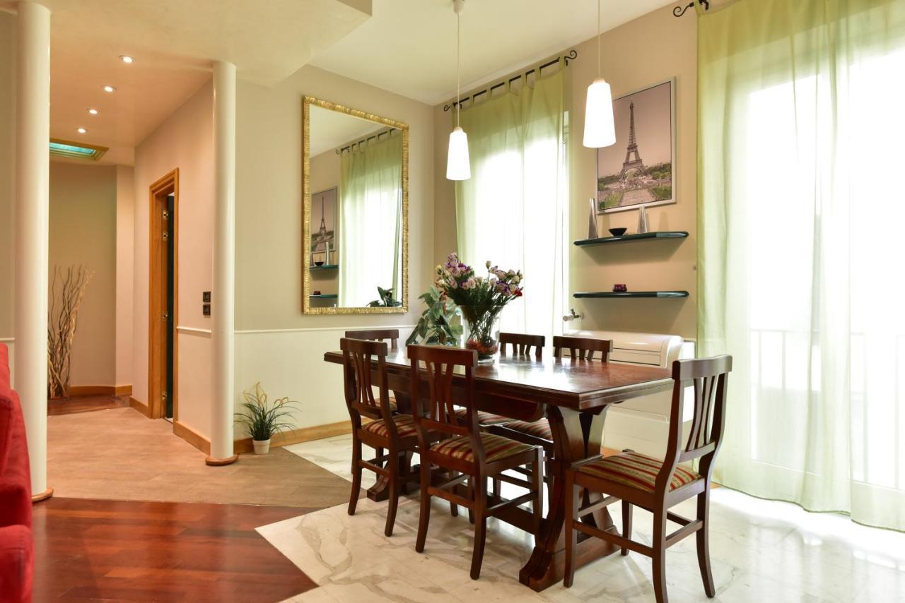 Elegant & Cozy Apartment In The Heart Of Рим Екстер'єр фото