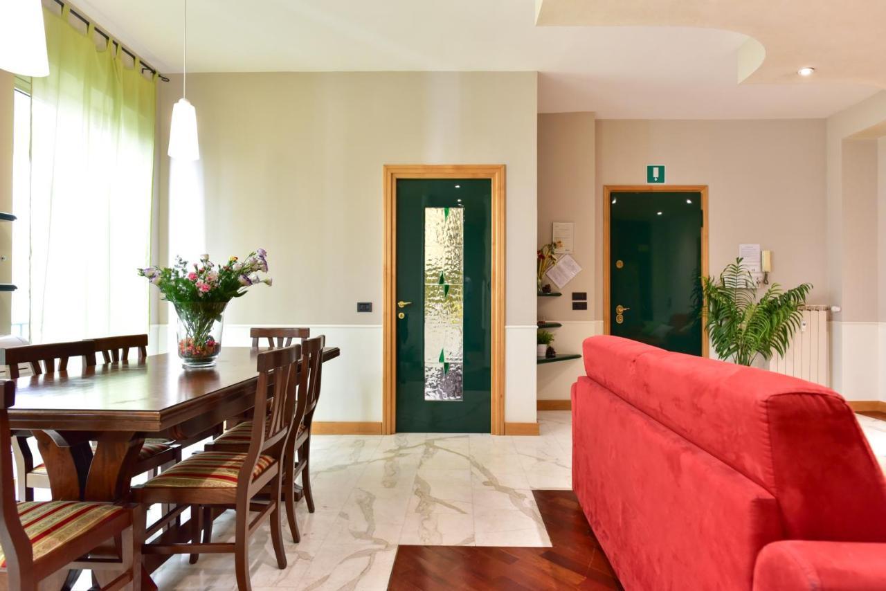 Elegant & Cozy Apartment In The Heart Of Рим Екстер'єр фото