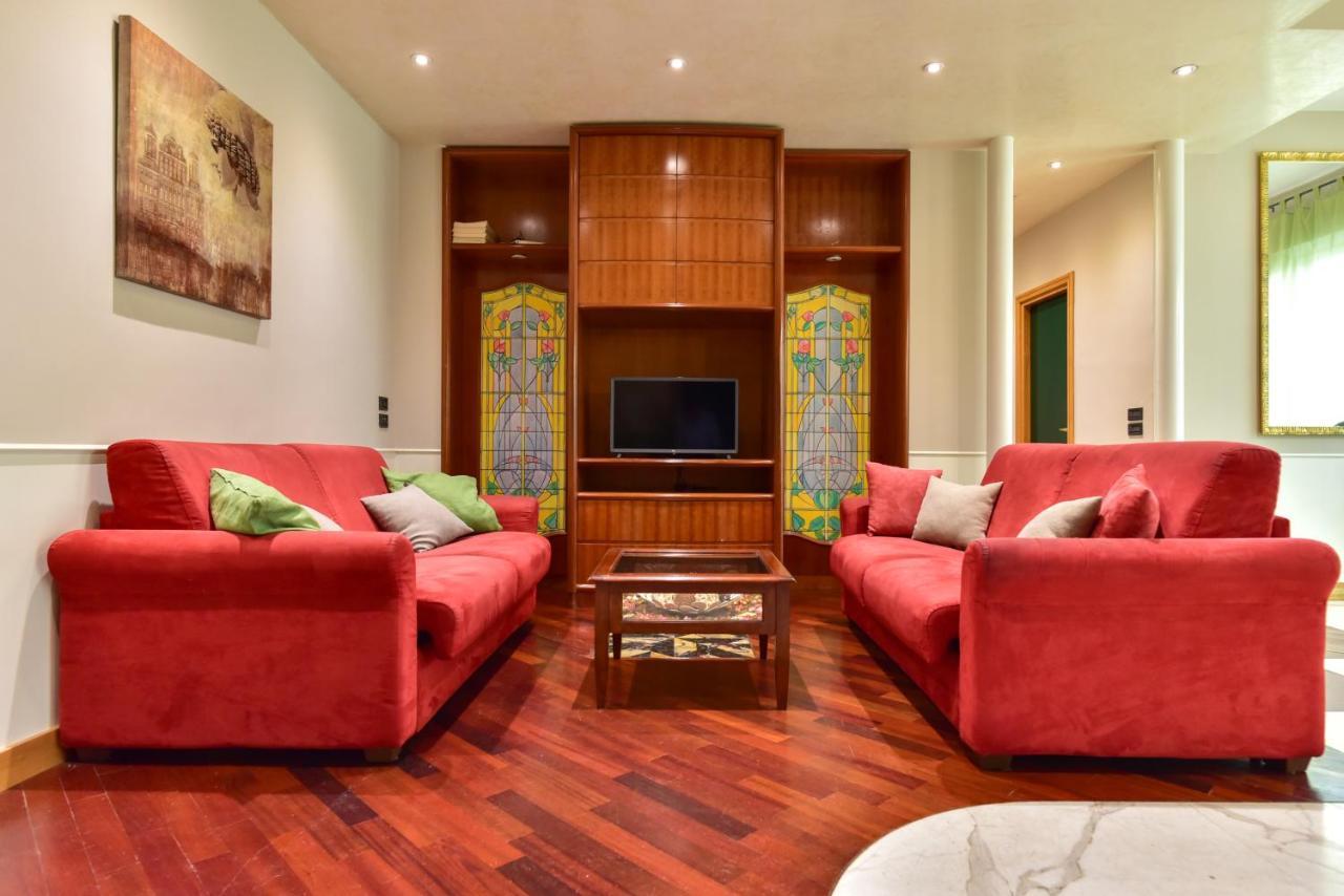 Elegant & Cozy Apartment In The Heart Of Рим Екстер'єр фото